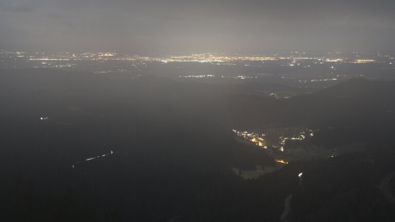 Dieses Bild zeigt eine Webcam-Aufnahme vom Achertal, aufgenommen am Sonntag, den 01.03.2026 um 00:00 Uhr. Die Temperatur betrug 2.9°C.