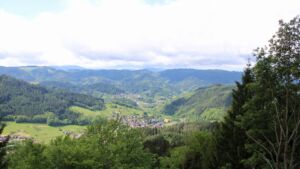 Dieses Bild zeigt eine Webcam-Aufnahme vom Achertal, aufgenommen am Freitag, den 15.05.2026 um 11:30 Uhr. Die Temperatur betrug 7.4°C.