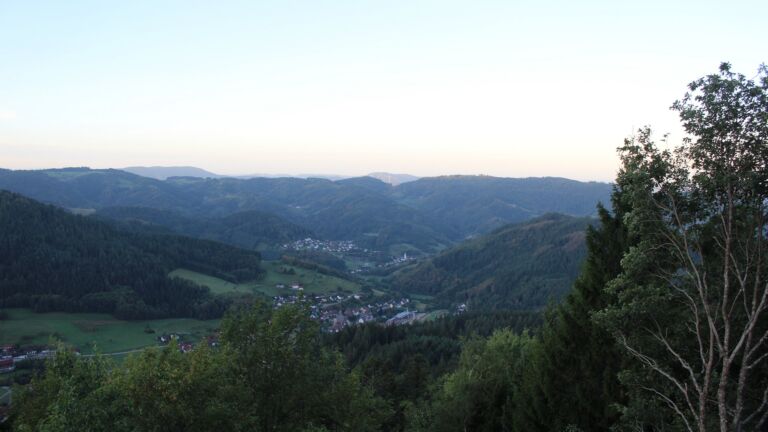 Dieses Bild zeigt eine Webcam-Aufnahme vom Achertal, aufgenommen am Samstag, den 19.09.2026 um 07:30 Uhr. Die Temperatur betrug 12°C.