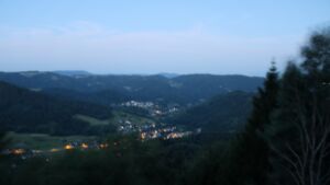 Dieses Bild zeigt eine Webcam-Aufnahme vom Achertal, aufgenommen am Samstag, den 11.07.2026 um 04:50 Uhr. Die Temperatur betrug 20.9°C.