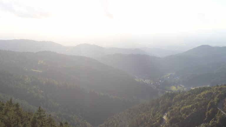 Dieses Bild zeigt eine Webcam-Aufnahme vom Achertal, aufgenommen am Freitag, den 05.09.2025 um 18:50 Uhr. Die Temperatur betrug 12°C.
