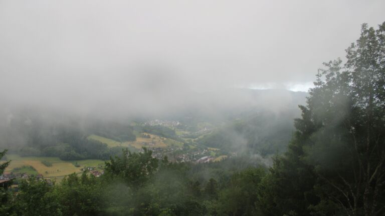 Dieses Bild zeigt eine Webcam-Aufnahme vom Achertal, aufgenommen am Mittwoch, den 03.06.2026 um 07:50 Uhr. Die Temperatur betrug 9.7°C.