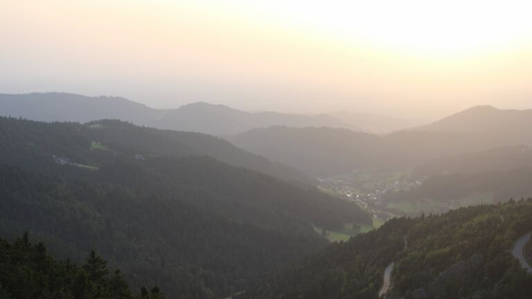 Dieses Bild zeigt eine Webcam-Aufnahme vom Achertal, aufgenommen am Mittwoch, den 13.08.2025 um 20:10 Uhr. Die Temperatur betrug 25.2°C.