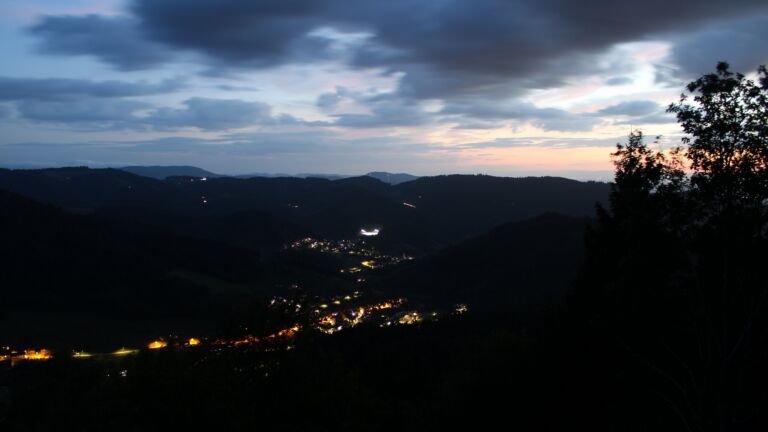 Dieses Bild zeigt eine Webcam-Aufnahme vom Achertal, aufgenommen am Mittwoch, den 16.09.2026 um 20:20 Uhr. Die Temperatur betrug 13.4°C.
