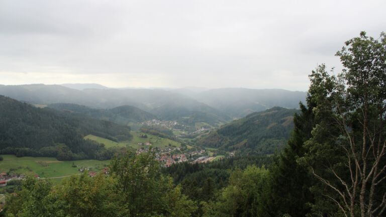 Dieses Bild zeigt eine Webcam-Aufnahme vom Achertal, aufgenommen am Freitag, den 18.09.2026 um 12:30 Uhr. Die Temperatur betrug 11.9°C.