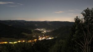 Dieses Bild zeigt eine Webcam-Aufnahme vom Achertal, aufgenommen am Donnerstag, den 03.09.2026 um 03:30 Uhr. Die Temperatur betrug 14.8°C.
