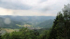 Dieses Bild zeigt eine Webcam-Aufnahme vom Achertal, aufgenommen am Sonntag, den 31.05.2026 um 15:00 Uhr. Die Temperatur betrug 16.6°C.