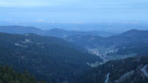 Dieses Bild zeigt eine Webcam-Aufnahme vom Achertal, aufgenommen am Montag, den 06.04.2026 um 06:30 Uhr. Die Temperatur betrug 3.9°C.