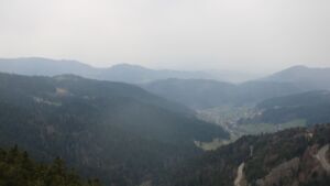 Dieses Bild zeigt eine Webcam-Aufnahme vom Achertal, aufgenommen am Mittwoch, den 25.03.2026 um 09:50 Uhr. Die Temperatur betrug 3.7°C.