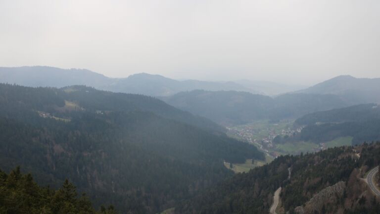 Dieses Bild zeigt eine Webcam-Aufnahme vom Achertal, aufgenommen am Mittwoch, den 25.03.2026 um 09:50 Uhr. Die Temperatur betrug 3.7°C.