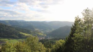 Dieses Bild zeigt eine Webcam-Aufnahme vom Achertal, aufgenommen am Freitag, den 18.09.2026 um 18:20 Uhr. Die Temperatur betrug 17°C.