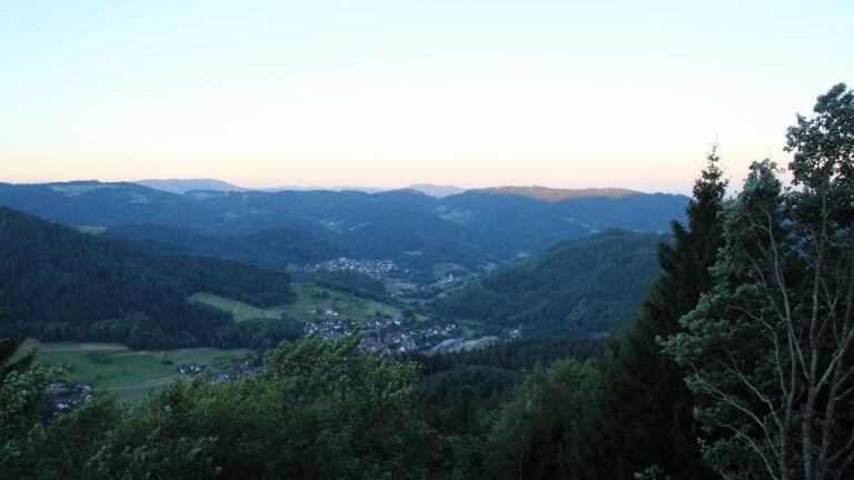 Dieses Bild zeigt eine Webcam-Aufnahme vom Achertal, aufgenommen am Freitag, den 10.07.2026 um 06:00 Uhr. Die Temperatur betrug 18.6°C.