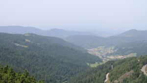 Dieses Bild zeigt eine Webcam-Aufnahme vom Achertal, aufgenommen am Samstag, den 14.06.2025 um 12:40 Uhr. Die Temperatur betrug 25.1°C.
