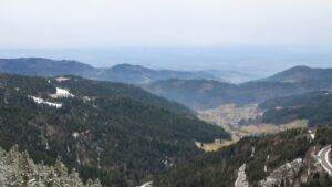 Dieses Bild zeigt eine Webcam-Aufnahme vom Achertal, aufgenommen am Dienstag, den 27.01.2026 um 14:50 Uhr. Die Temperatur betrug 4.6°C.