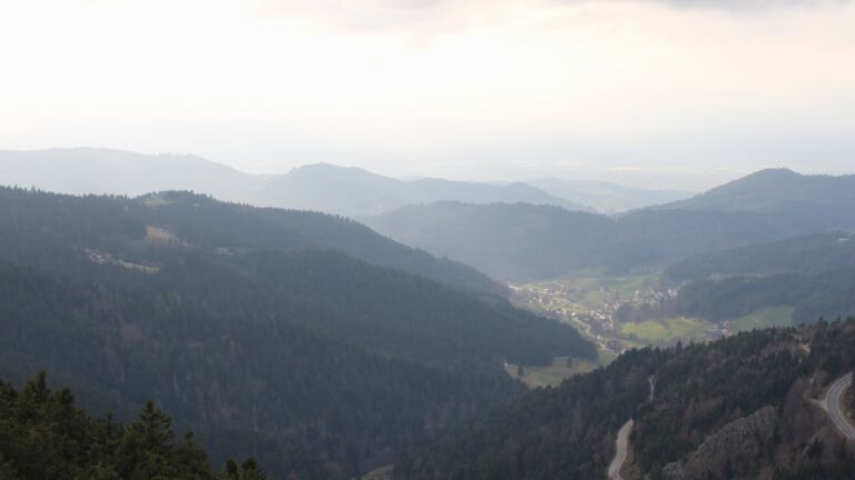 Dieses Bild zeigt eine Webcam-Aufnahme vom Achertal, aufgenommen am Dienstag, den 10.03.2026 um 16:40 Uhr. Die Temperatur betrug 8°C.