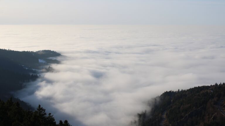 Dieses Bild zeigt eine Webcam-Aufnahme vom Achertal, aufgenommen am Sonntag, den 18.01.2026 um 15:20 Uhr. Die Temperatur betrug 6.1°C.