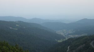 Dieses Bild zeigt eine Webcam-Aufnahme vom Achertal, aufgenommen am Samstag, den 14.06.2025 um 05:30 Uhr. Die Temperatur betrug 23.4°C.