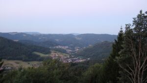 Dieses Bild zeigt eine Webcam-Aufnahme vom Achertal, aufgenommen am Mittwoch, den 29.07.2026 um 05:40 Uhr. Die Temperatur betrug 23.6°C.