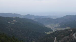 Dieses Bild zeigt eine Webcam-Aufnahme vom Achertal, aufgenommen am Samstag, den 15.11.2025 um 08:10 Uhr. Die Temperatur betrug 11.9°C.