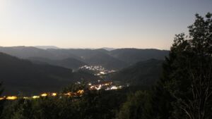 Dieses Bild zeigt eine Webcam-Aufnahme vom Achertal, aufgenommen am Dienstag, den 28.07.2026 um 00:30 Uhr. Die Temperatur betrug 16.4°C.