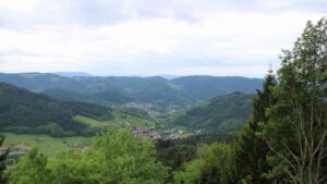 Dieses Bild zeigt eine Webcam-Aufnahme vom Achertal, aufgenommen am Mittwoch, den 13.05.2026 um 15:00 Uhr. Die Temperatur betrug 8.7°C.