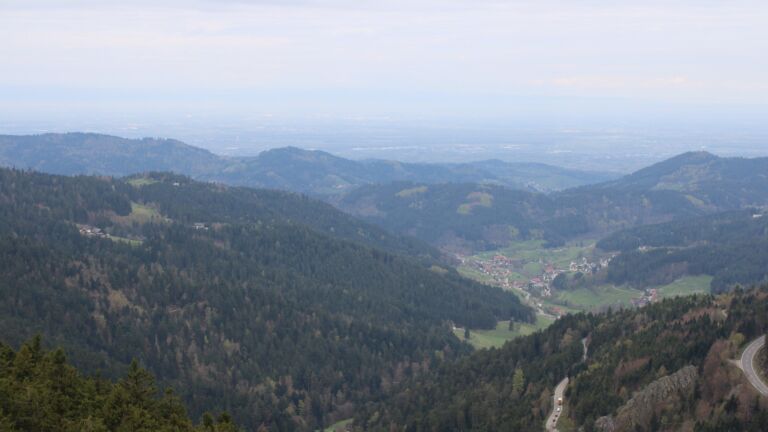 Dieses Bild zeigt eine Webcam-Aufnahme vom Achertal, aufgenommen am Donnerstag, den 16.04.2026 um 09:00 Uhr. Die Temperatur betrug 8.7°C.