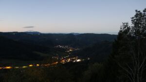 Dieses Bild zeigt eine Webcam-Aufnahme vom Achertal, aufgenommen am Dienstag, den 27.10.2026 um 06:20 Uhr. Die Temperatur betrug 9.8°C.