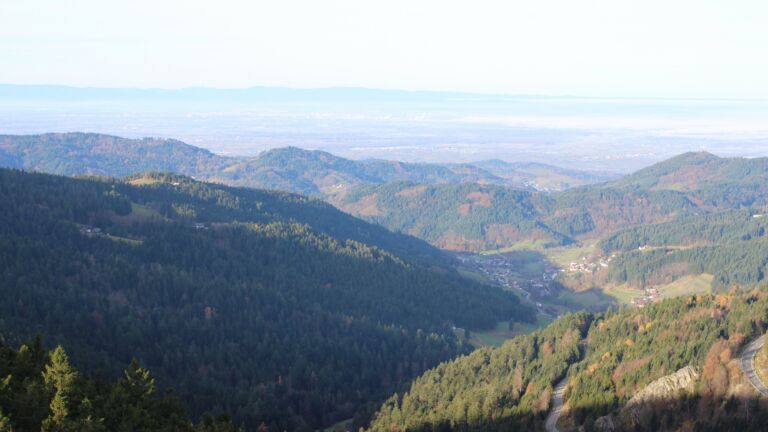 Dieses Bild zeigt eine Webcam-Aufnahme vom Achertal, aufgenommen am Mittwoch, den 12.11.2025 um 09:20 Uhr. Die Temperatur betrug 11.9°C.