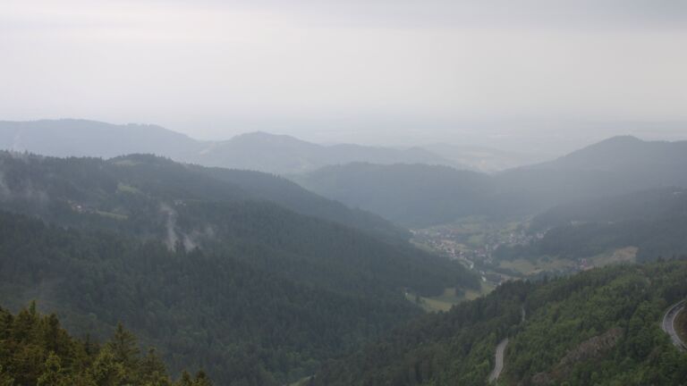 Dieses Bild zeigt eine Webcam-Aufnahme vom Achertal, aufgenommen am Sonntag, den 25.05.2025 um 09:10 Uhr. Die Temperatur betrug 7.6°C.