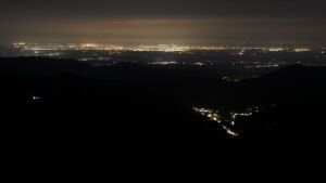 Dieses Bild zeigt eine Webcam-Aufnahme vom Achertal, aufgenommen am Donnerstag, den 16.04.2026 um 01:00 Uhr. Die Temperatur betrug 6.8°C.