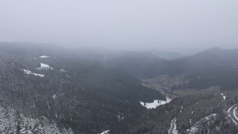 Dieses Bild zeigt eine Webcam-Aufnahme vom Achertal, aufgenommen am Freitag, den 30.01.2026 um 13:50 Uhr. Die Temperatur betrug 0.7°C.