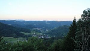 Dieses Bild zeigt eine Webcam-Aufnahme vom Achertal, aufgenommen am Sonntag, den 12.07.2026 um 06:00 Uhr. Die Temperatur betrug 19°C.