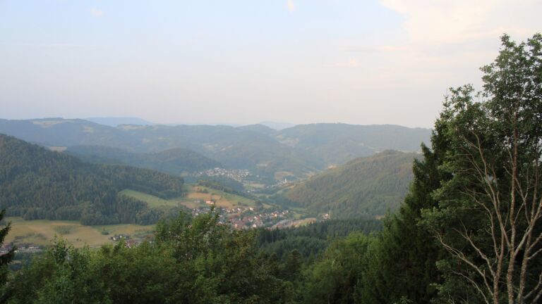 Dieses Bild zeigt eine Webcam-Aufnahme vom Achertal, aufgenommen am Freitag, den 31.07.2026 um 07:10 Uhr. Die Temperatur betrug 24.1°C.