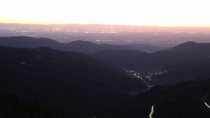 Dieses Bild zeigt eine Webcam-Aufnahme vom Achertal, aufgenommen am Mittwoch, den 08.04.2026 um 20:50 Uhr. Die Temperatur betrug 11.2°C.