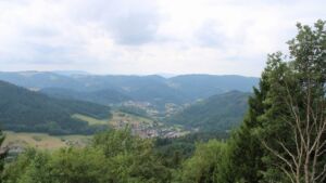 Dieses Bild zeigt eine Webcam-Aufnahme vom Achertal, aufgenommen am Samstag, den 01.08.2026 um 12:30 Uhr. Die Temperatur betrug 23.4°C.