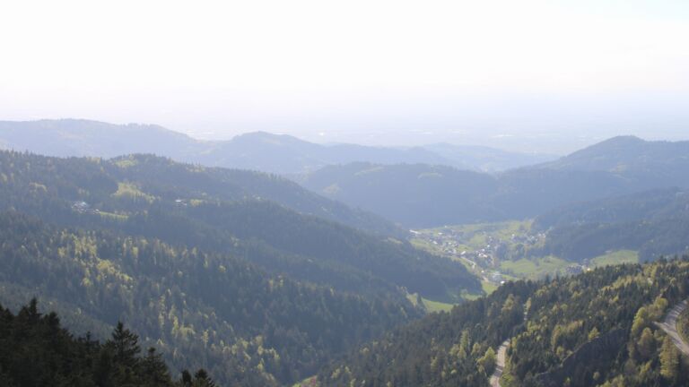 Dieses Bild zeigt eine Webcam-Aufnahme vom Achertal, aufgenommen am Montag, den 20.04.2026 um 18:10 Uhr. Die Temperatur betrug 7.1°C.