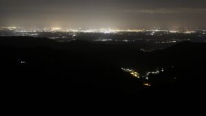 Dieses Bild zeigt eine Webcam-Aufnahme vom Achertal, aufgenommen am Dienstag, den 16.09.2025 um 23:30 Uhr. Die Temperatur betrug 8.1°C.