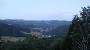 Dieses Bild zeigt eine Webcam-Aufnahme vom Achertal, aufgenommen am Donnerstag, den 06.08.2026 um 05:40 Uhr. Die Temperatur betrug 18.1°C.