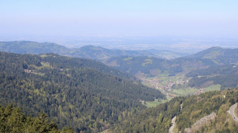 Dieses Bild zeigt eine Webcam-Aufnahme vom Achertal, aufgenommen am Mittwoch, den 22.04.2026 um 10:40 Uhr. Die Temperatur betrug 5.1°C.