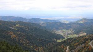 Dieses Bild zeigt eine Webcam-Aufnahme vom Achertal, aufgenommen am Mittwoch, den 15.10.2025 um 14:10 Uhr. Die Temperatur betrug 8.6°C.