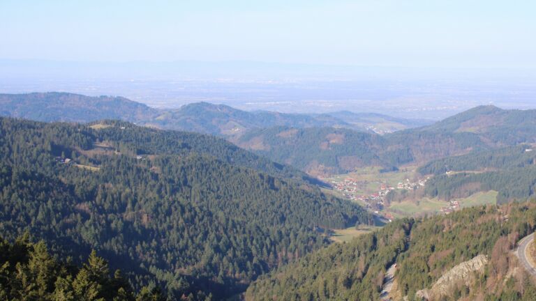 Dieses Bild zeigt eine Webcam-Aufnahme vom Achertal, aufgenommen am Dienstag, den 03.03.2026 um 09:30 Uhr. Die Temperatur betrug 9.2°C.