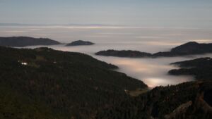 Dieses Bild zeigt eine Webcam-Aufnahme vom Achertal, aufgenommen am Freitag, den 07.11.2025 um 21:00 Uhr. Die Temperatur betrug 8.1°C.