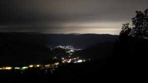 Dieses Bild zeigt eine Webcam-Aufnahme vom Achertal, aufgenommen am Samstag, den 17.10.2026 um 03:00 Uhr. Die Temperatur betrug 12.1°C.
