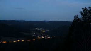 Dieses Bild zeigt eine Webcam-Aufnahme vom Achertal, aufgenommen am Montag, den 10.08.2026 um 05:20 Uhr. Die Temperatur betrug 23°C.
