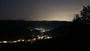 Dieses Bild zeigt eine Webcam-Aufnahme vom Achertal, aufgenommen am Samstag, den 18.07.2026 um 03:40 Uhr. Die Temperatur betrug 16.2°C.