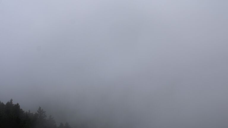 Dieses Bild zeigt eine Webcam-Aufnahme vom Achertal, aufgenommen am Sonntag, den 26.10.2025 um 15:40 Uhr. Die Temperatur betrug 1.2°C.