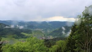 Dieses Bild zeigt eine Webcam-Aufnahme vom Achertal, aufgenommen am Montag, den 18.05.2026 um 15:40 Uhr. Die Temperatur betrug 9.2°C.