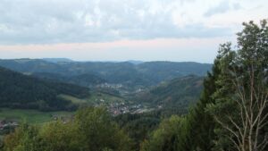 Dieses Bild zeigt eine Webcam-Aufnahme vom Achertal, aufgenommen am Mittwoch, den 07.10.2026 um 07:30 Uhr. Die Temperatur betrug 15.9°C.