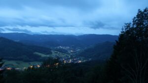Dieses Bild zeigt eine Webcam-Aufnahme vom Achertal, aufgenommen am Dienstag, den 09.06.2026 um 04:50 Uhr. Die Temperatur betrug 13.1°C.