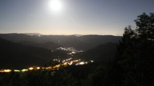 Dieses Bild zeigt eine Webcam-Aufnahme vom Achertal, aufgenommen am Dienstag, den 22.09.2026 um 00:00 Uhr. Die Temperatur betrug 11.2°C.